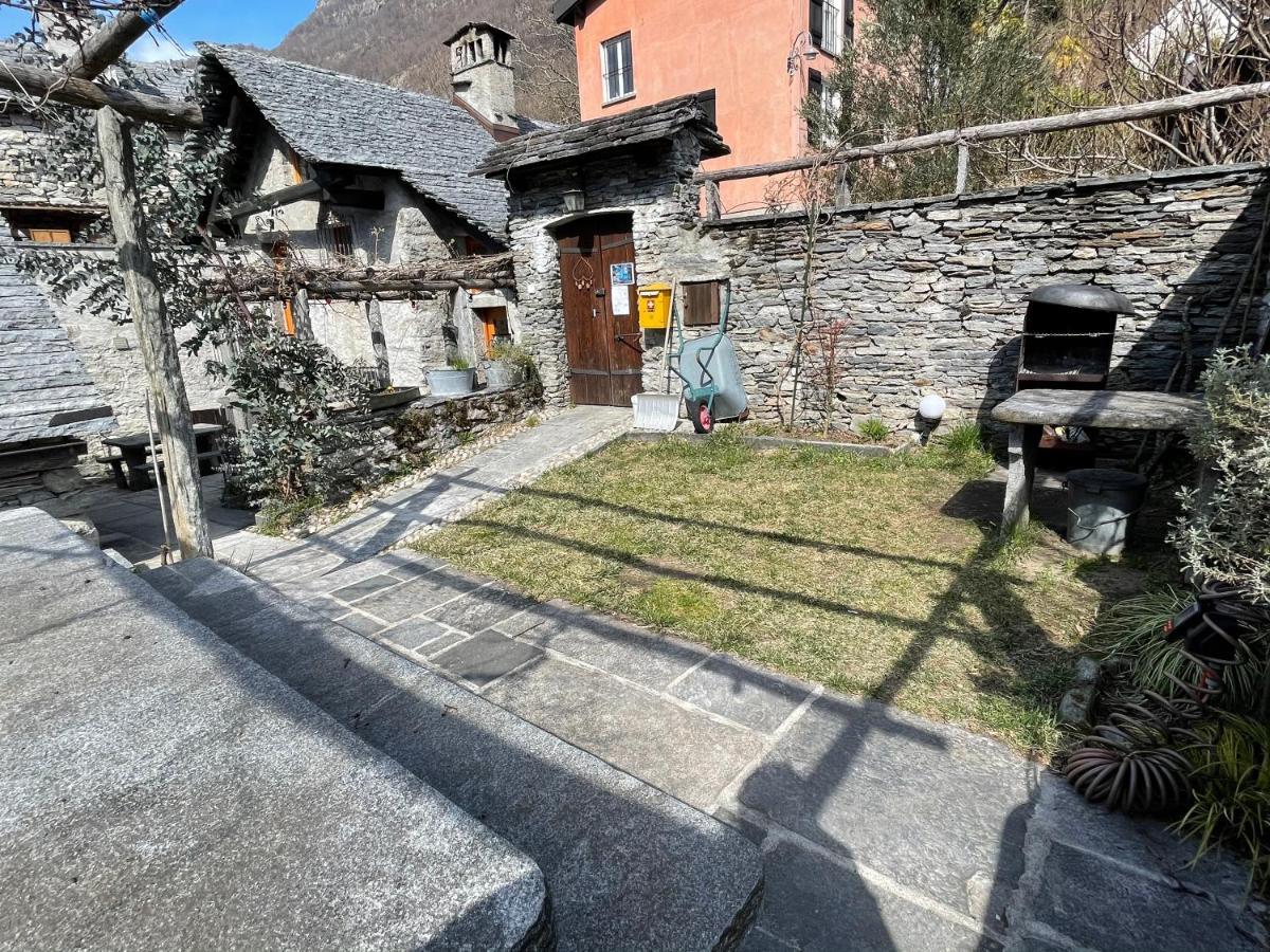 Hotel Rustici Maggia Aurigeno Exterior foto